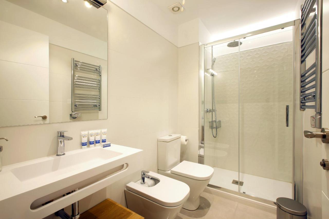 Gran Via Suites Madrid Exterior photo